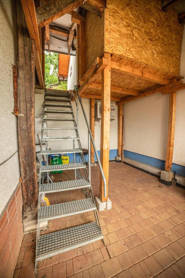 Vinny Sklep Kovarna - Nad Presovnou Rohatec Exteriör bild