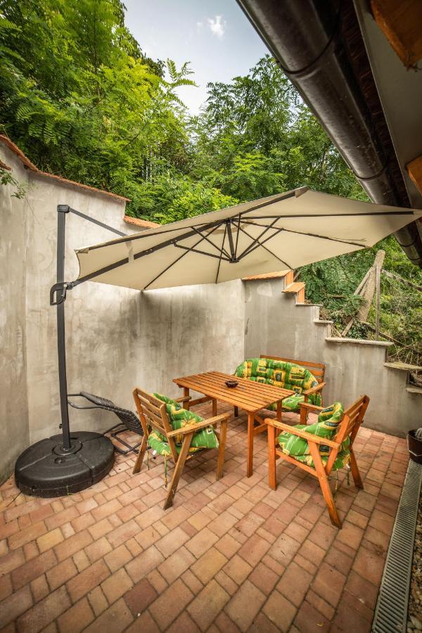Vinny Sklep Kovarna - Nad Presovnou Rohatec Exteriör bild
