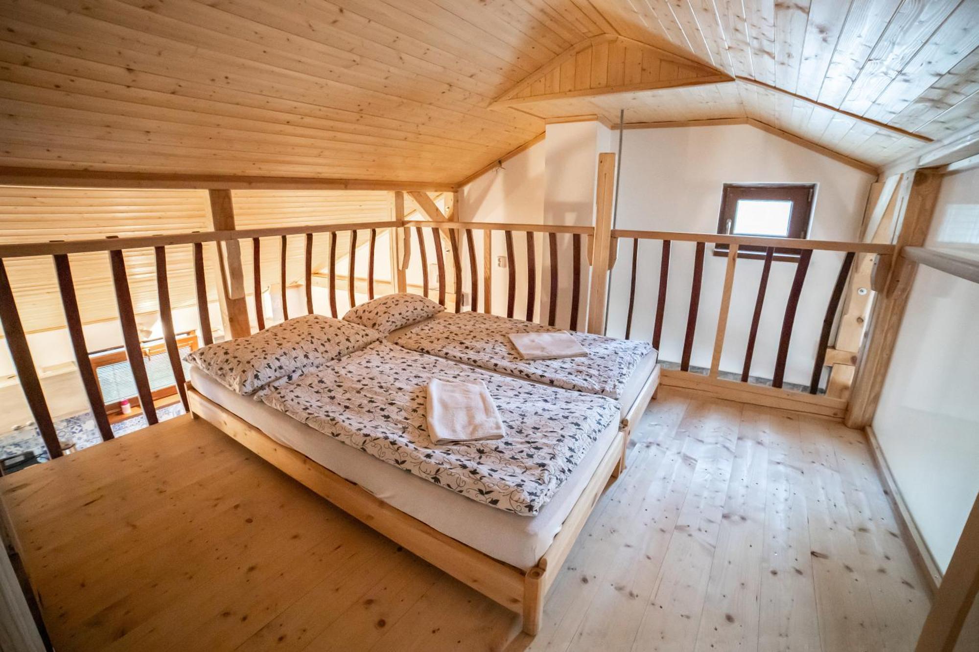 Vinny Sklep Kovarna - Nad Presovnou Rohatec Exteriör bild