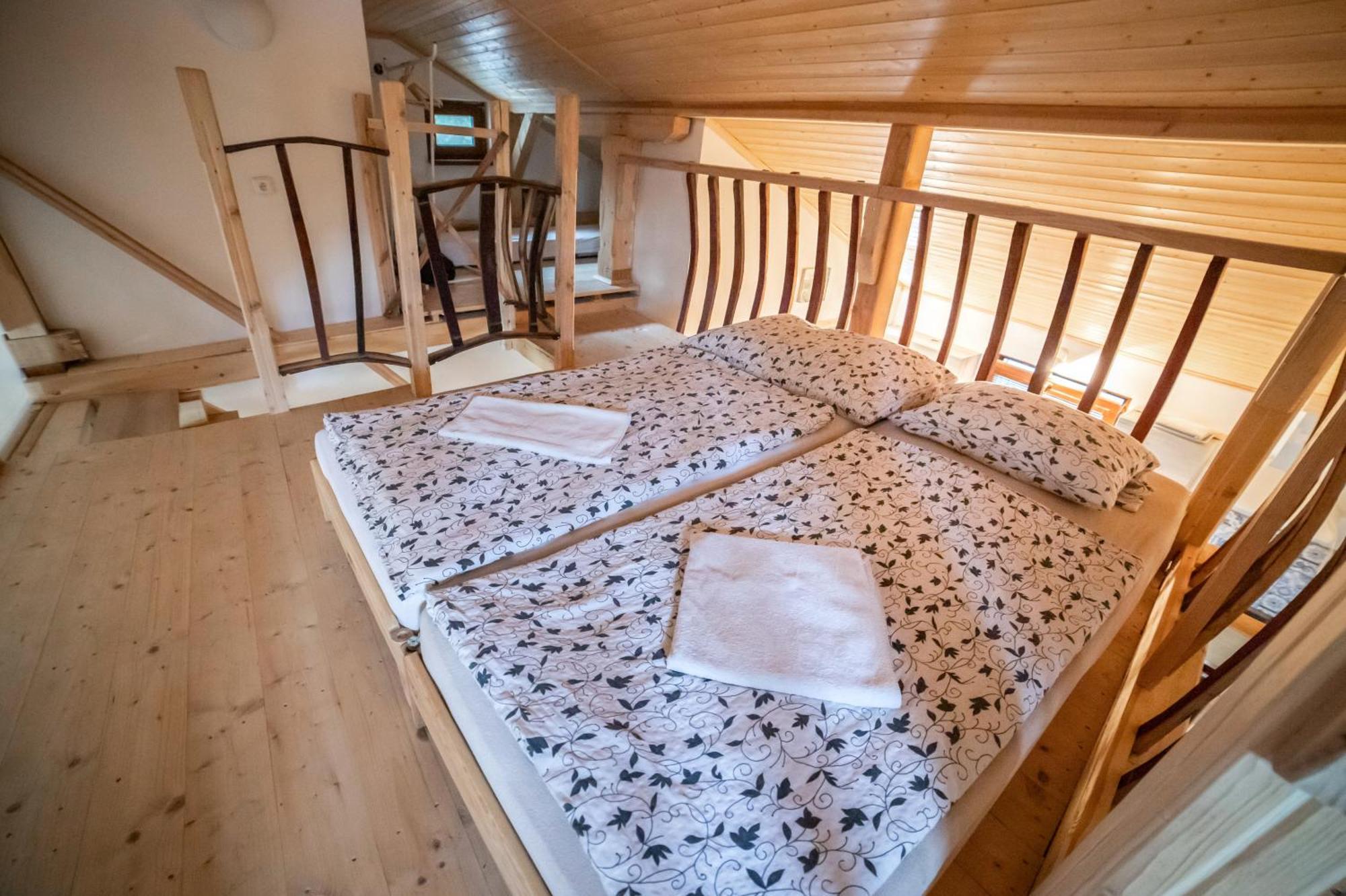 Vinny Sklep Kovarna - Nad Presovnou Rohatec Exteriör bild