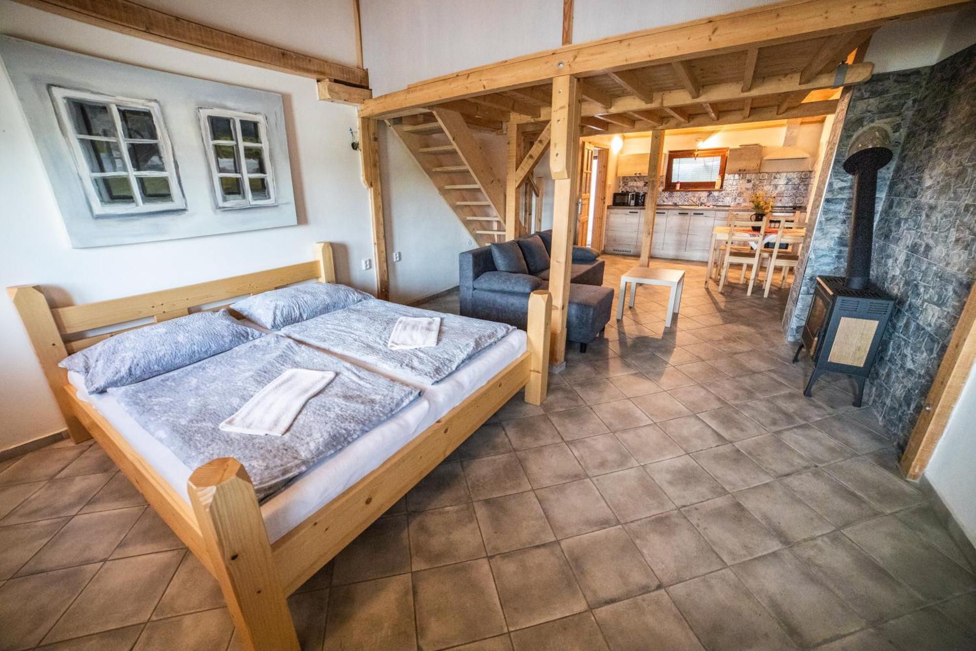 Vinny Sklep Kovarna - Nad Presovnou Rohatec Exteriör bild